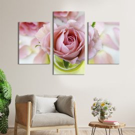 Картина триптих Бутон рожевої троянди 66x40 см (979-32)